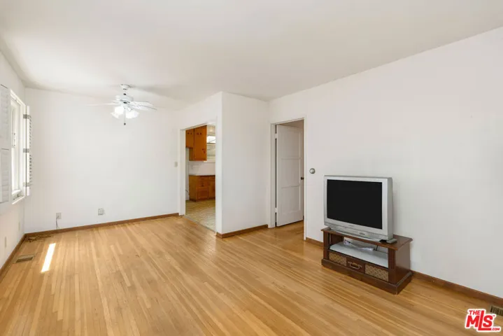 4049 Coolidge Avenue, Los Angeles, California 90066