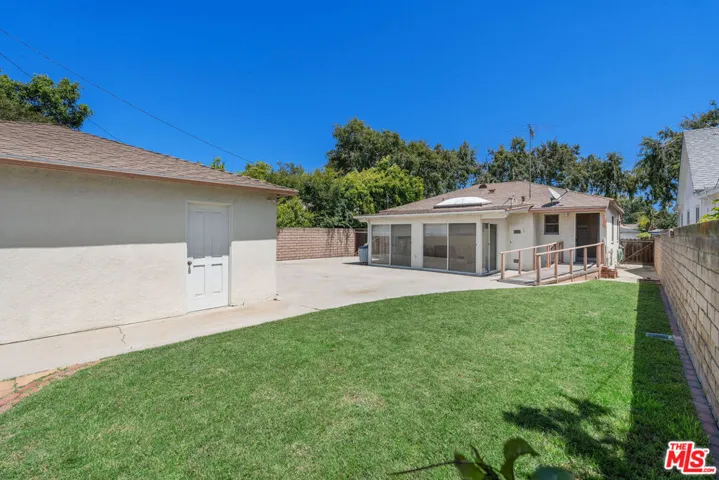 6004 SQ FT LOT