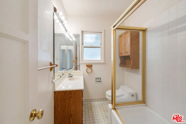4049 Coolidge Avenue, Los Angeles, California 90066