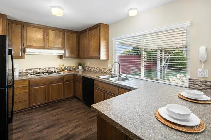 1642 Juniperhill Drive, Encinitas, California 92024