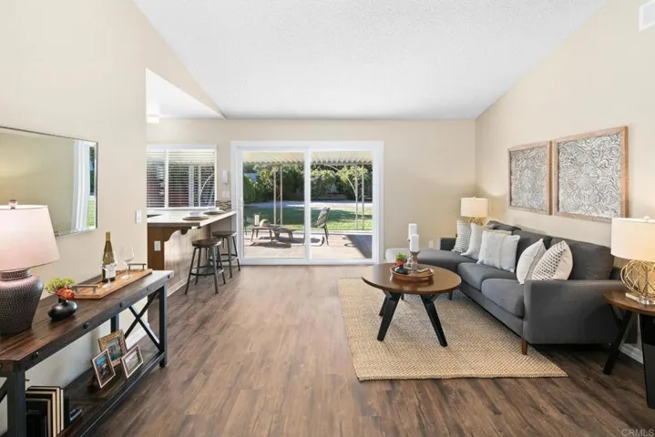1642 Juniperhill Drive, Encinitas, California 92024