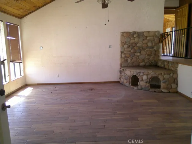 22401 Pinon Road, Llano, California 93544