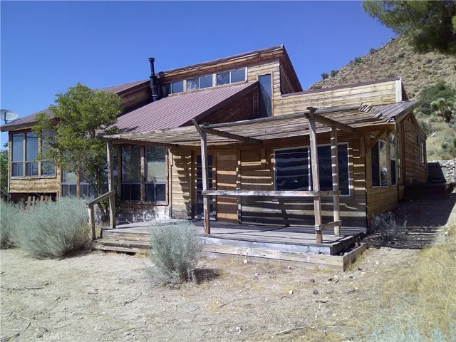 22401 Pinon Road, Llano, California 93544
