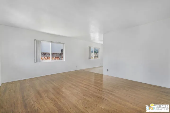living area 2