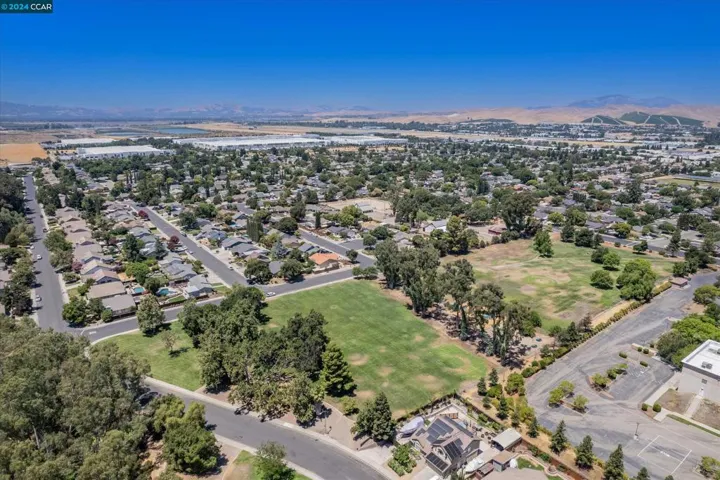 735 Cottonwood Ct, Livermore, California 94551