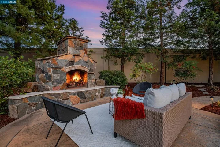 735 Cottonwood Ct, Livermore, California 94551