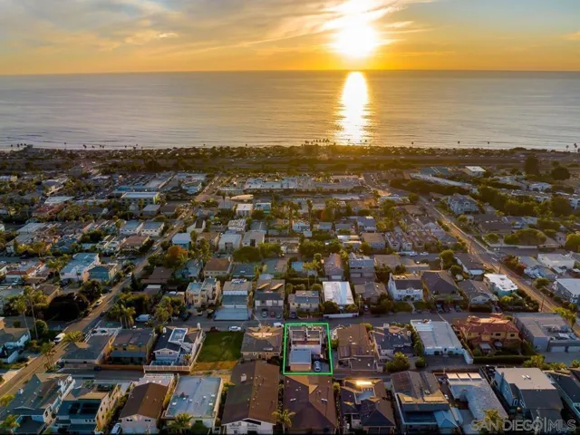 2049 Oxford, Encinitas, California 92007