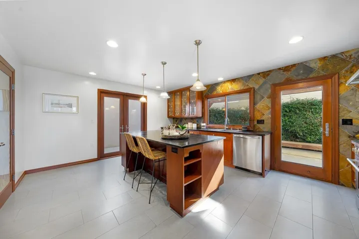 2049 Oxford, Encinitas, California 92007