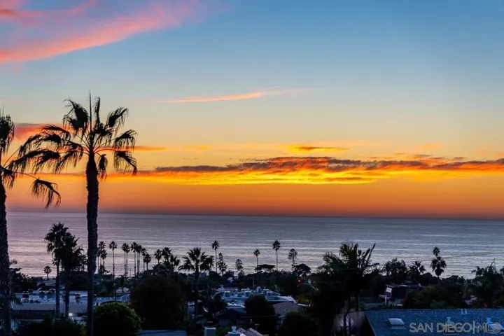 2049 Oxford, Encinitas, California 92007