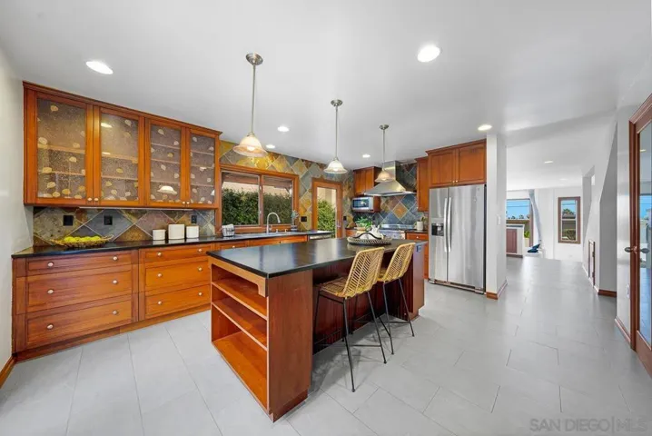 2049 Oxford, Encinitas, California 92007
