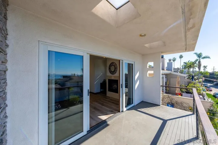 2049 Oxford, Encinitas, California 92007