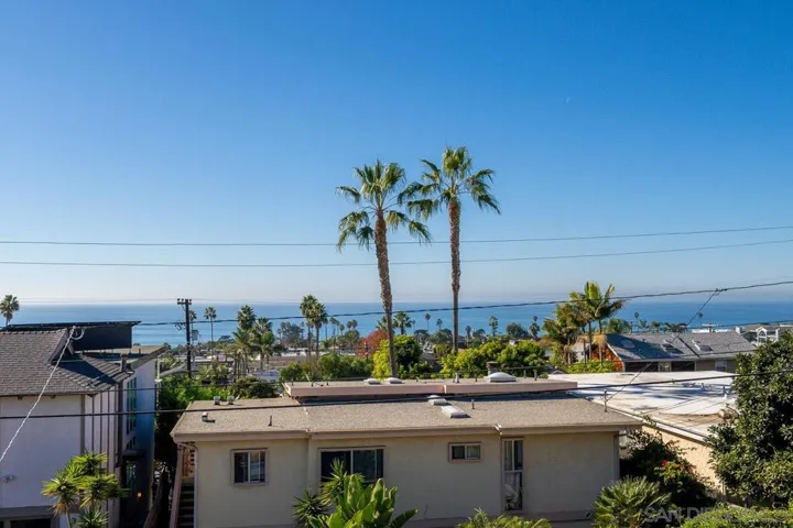 2049 Oxford, Encinitas, California 92007