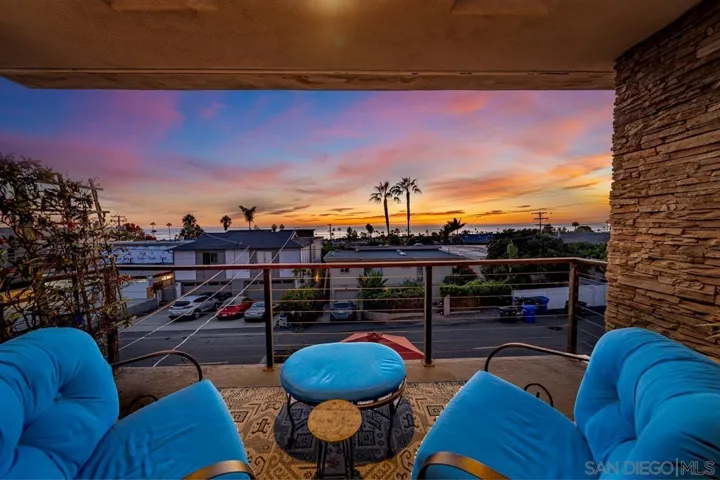 2049 Oxford, Encinitas, California 92007