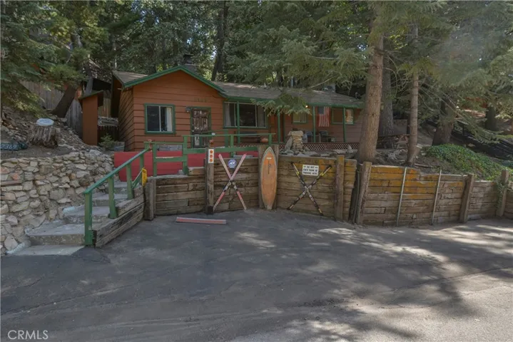 2369 Rim Of The World Drive, Running Springs, California 92382