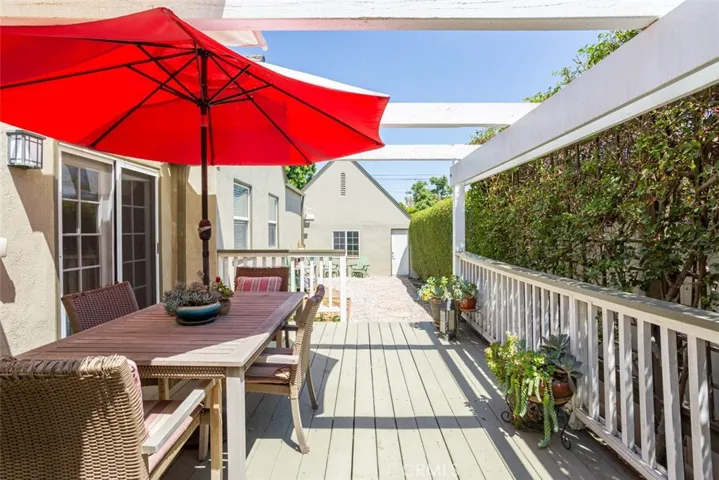 3706 Rose Avenue, Long Beach, California 90807
