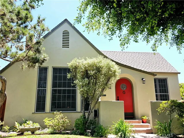 3706 Rose Avenue, Long Beach, California 90807