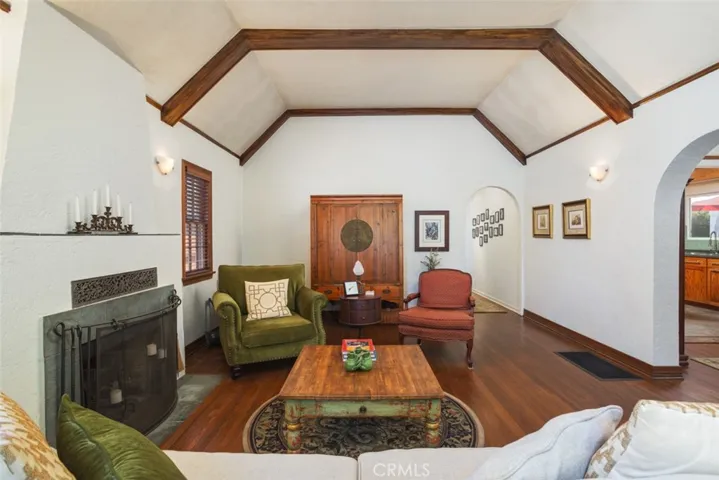 3706 Rose Avenue, Long Beach, California 90807