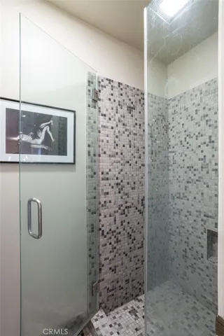 hall shower