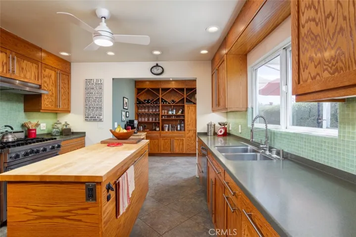 3706 Rose Avenue, Long Beach, California 90807