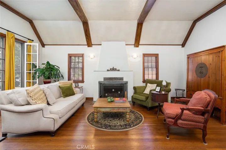 3706 Rose Avenue, Long Beach, California 90807
