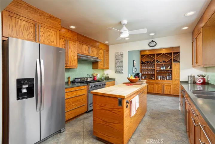 3706 Rose Avenue, Long Beach, California 90807