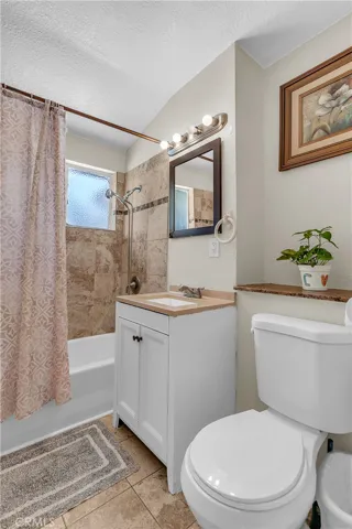 452 E Kettering Street, Lancaster, California 93535
