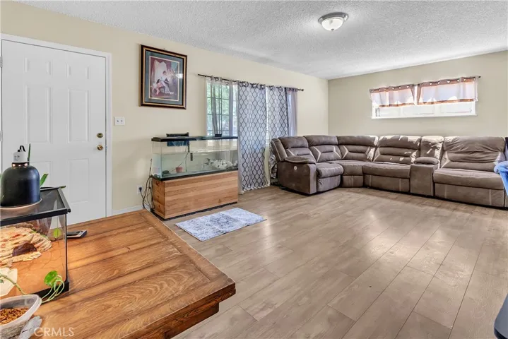 452 E Kettering Street, Lancaster, California 93535