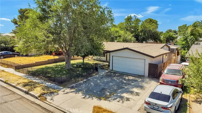 452 E Kettering Street, Lancaster, California 93535