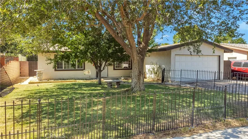 452 E Kettering Street, Lancaster, California 93535