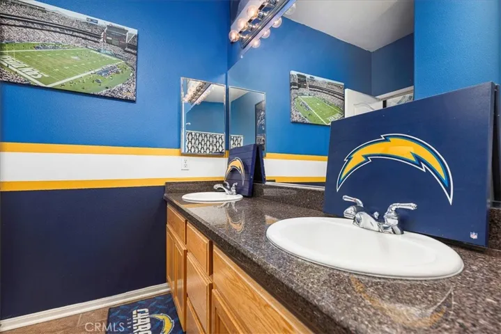 Full bath in Casita.  This is now neutral too!
