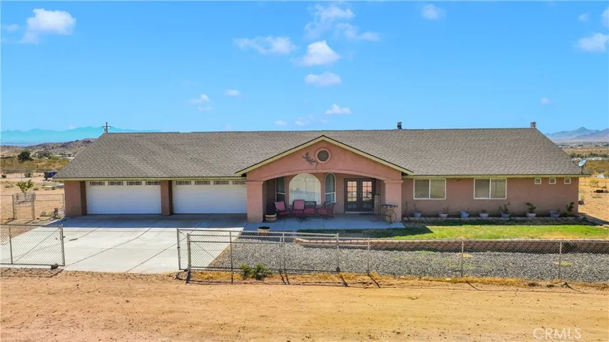 15142 Thomas Drive, Apple Valley, California 92307