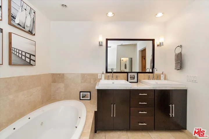 5100 Via Dolce 207, Marina Del Rey, California 90292