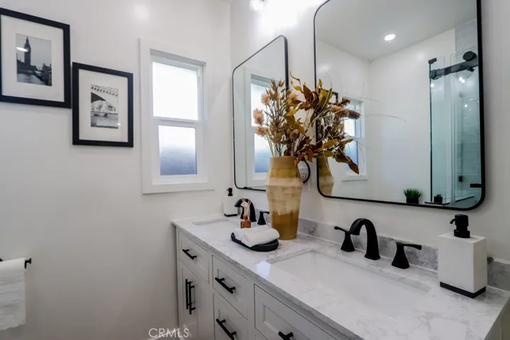 1711 E 6th Street, Long Beach, California 90802