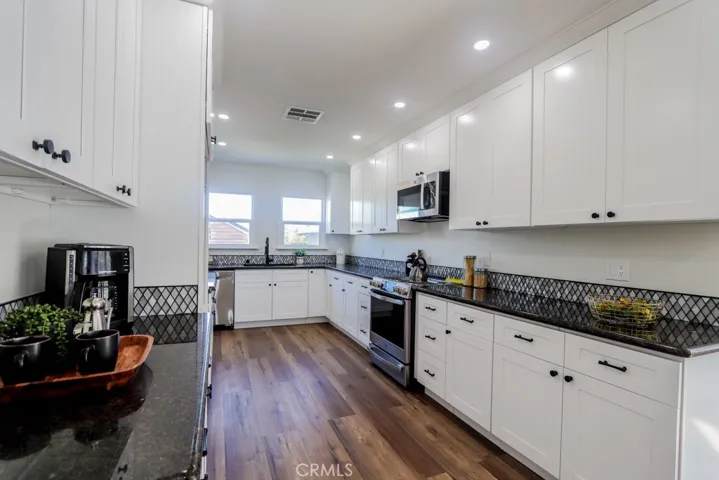 1711 E 6th Street, Long Beach, California 90802