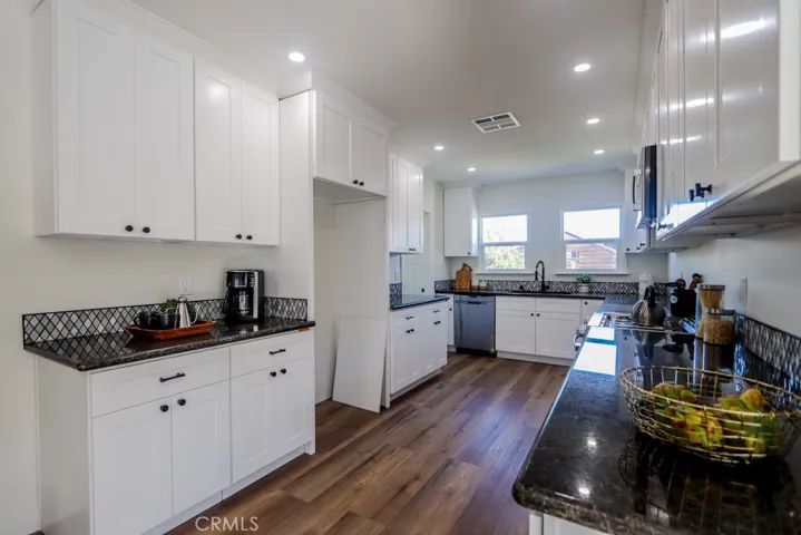 1711 E 6th Street, Long Beach, California 90802