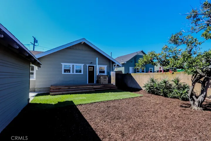 1711 E 6th Street, Long Beach, California 90802