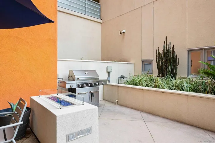 550 15th St 305, San Diego, California 92101