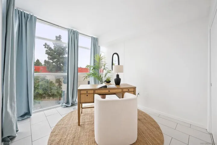 550 15th St 305, San Diego, California 92101