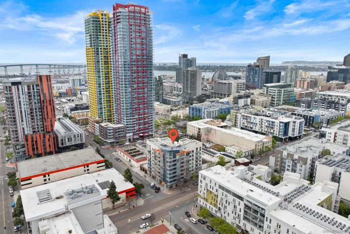 550 15th St 305, San Diego, California 92101