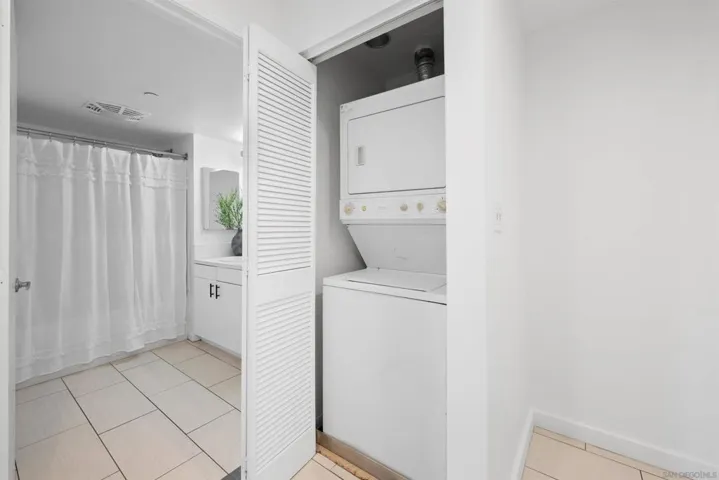 550 15th St 305, San Diego, California 92101