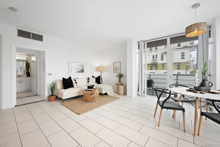 550 15th St 305, San Diego, California 92101
