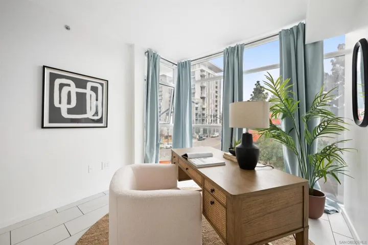 550 15th St 305, San Diego, California 92101