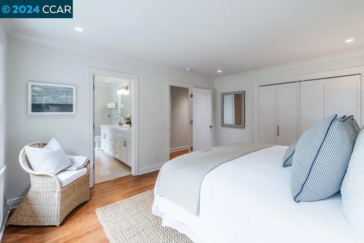 6 Lloyd Lane, Orinda, California 94563
