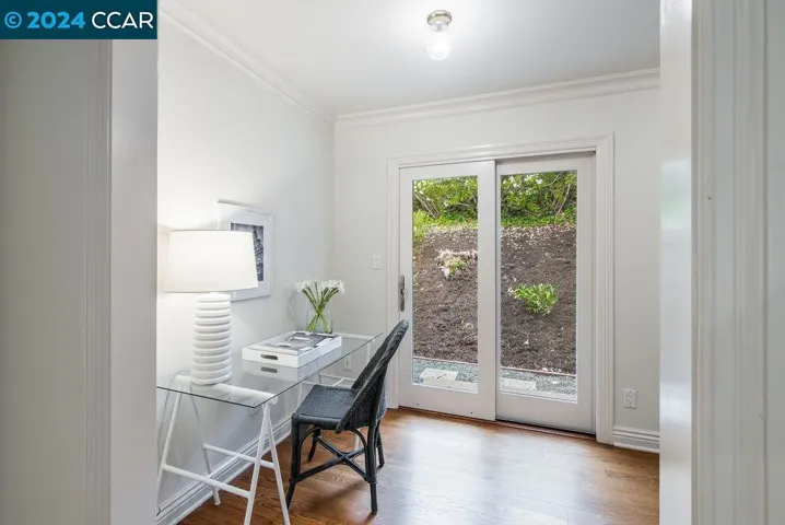 6 Lloyd Lane, Orinda, California 94563