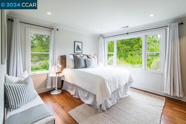 6 Lloyd Lane, Orinda, California 94563