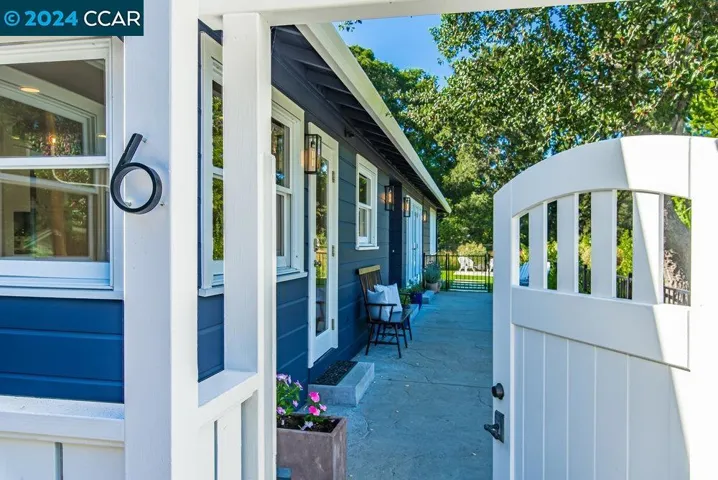 6 Lloyd Lane, Orinda, California 94563