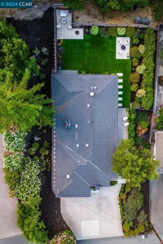 6 Lloyd Lane, Orinda, California 94563