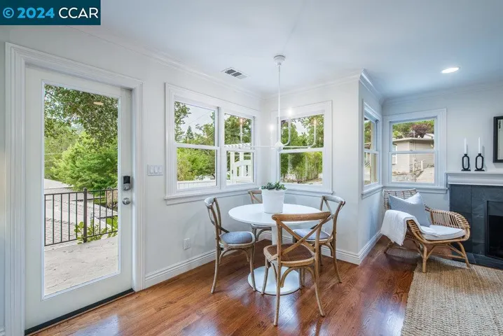 6 Lloyd Lane, Orinda, California 94563