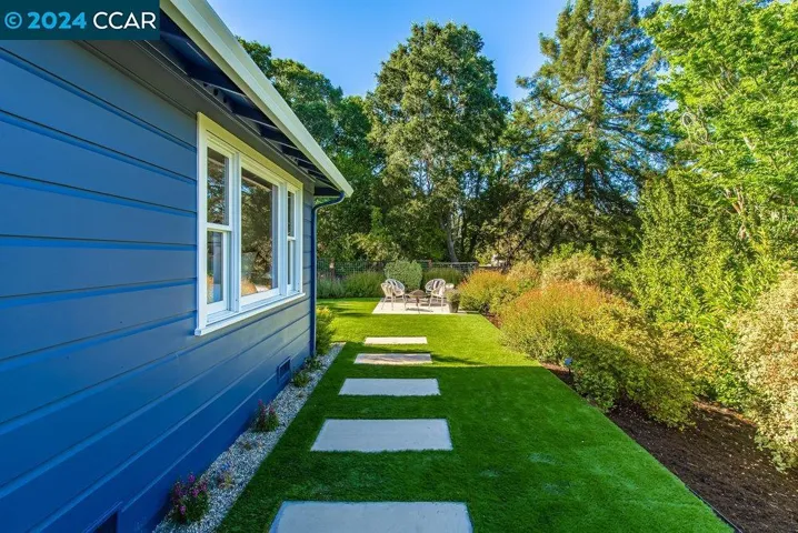 6 Lloyd Lane, Orinda, California 94563