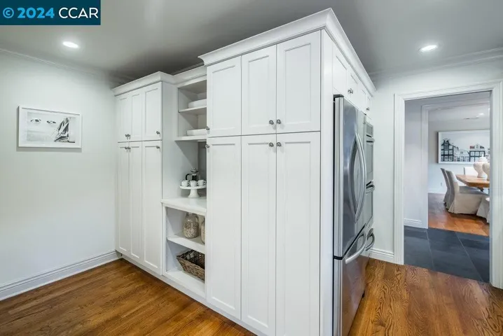 6 Lloyd Lane, Orinda, California 94563